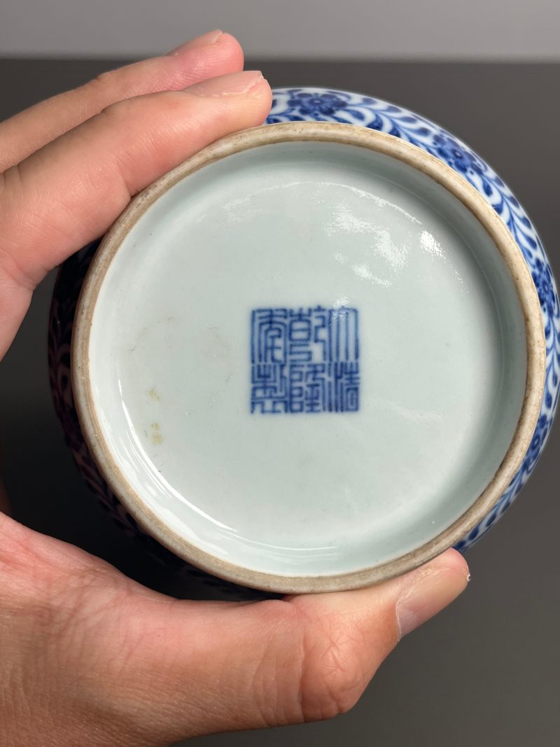 清乾隆  青花花卉纹棒槌瓶 - 图23