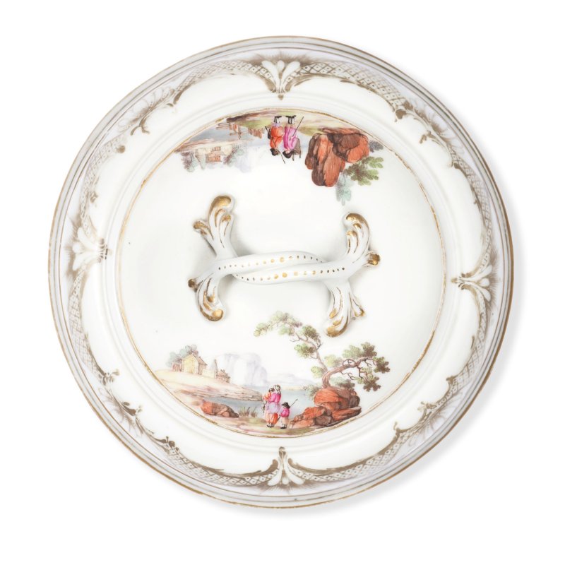 A documentary Etiolles porcelain ecuelle and cover, dated 1770 - 图2