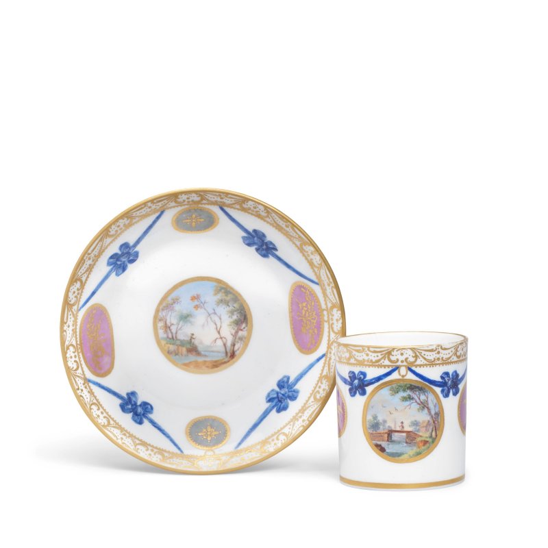 A Sèvres cup and saucer (gobelet litron et soucoupe), circa 1780 - 图3