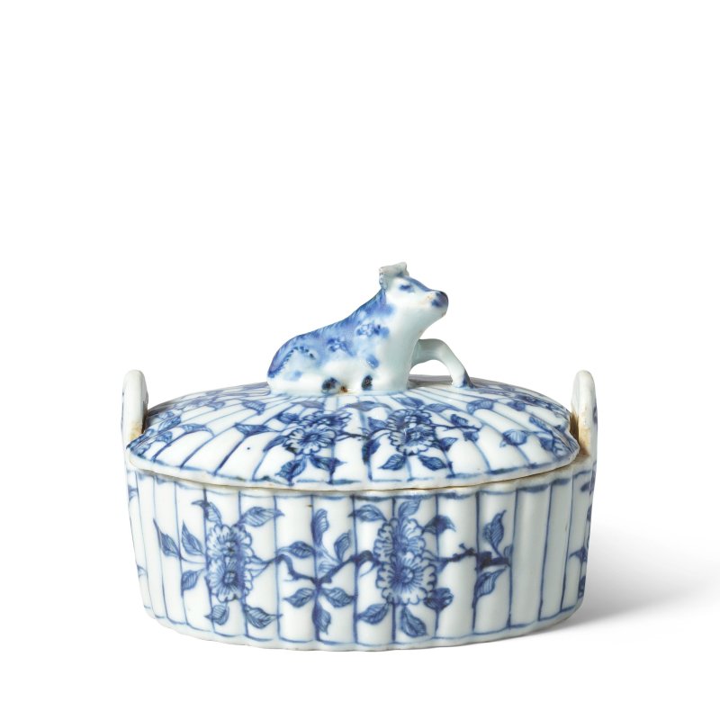 清乾隆 青花臺夫特式蓋盌 | A BLUE AND WHITE DELFT-STYLE BUTTER TUB AND COVER