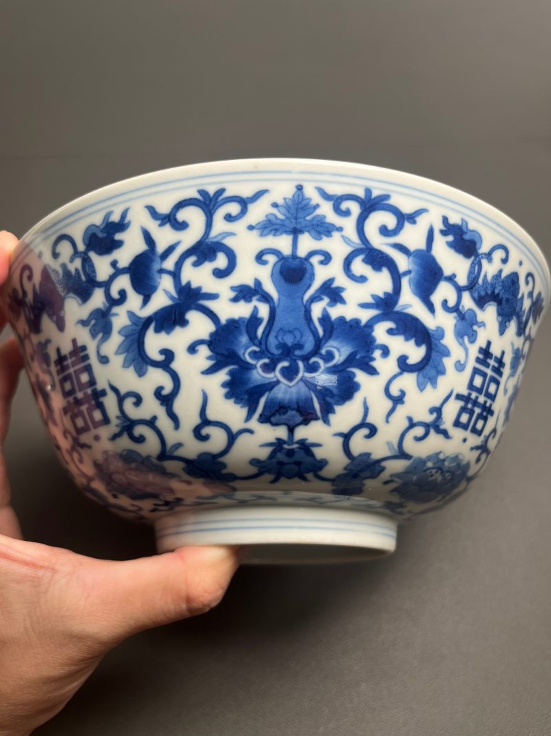 清道光  青花缠枝莲蝠纹“双喜”字大碗 - 图6