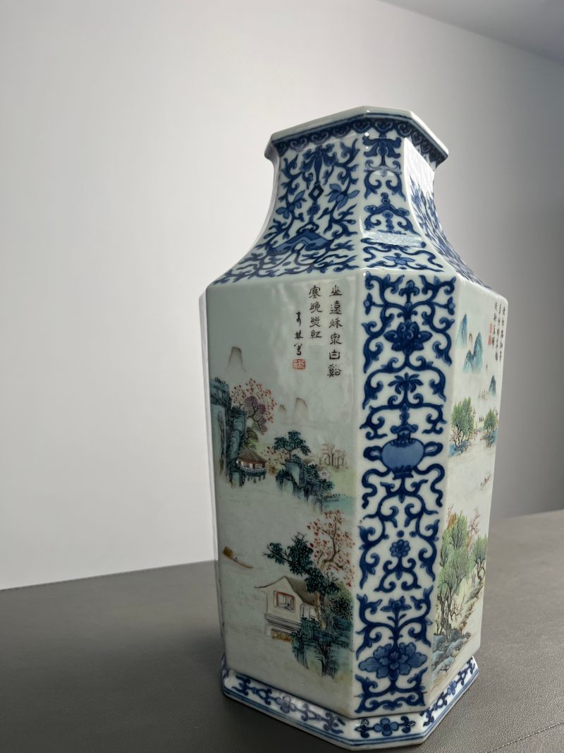 清乾隆  青花八吉祥开光洋彩“四时燕居”图诗文八方瓶 - 图3