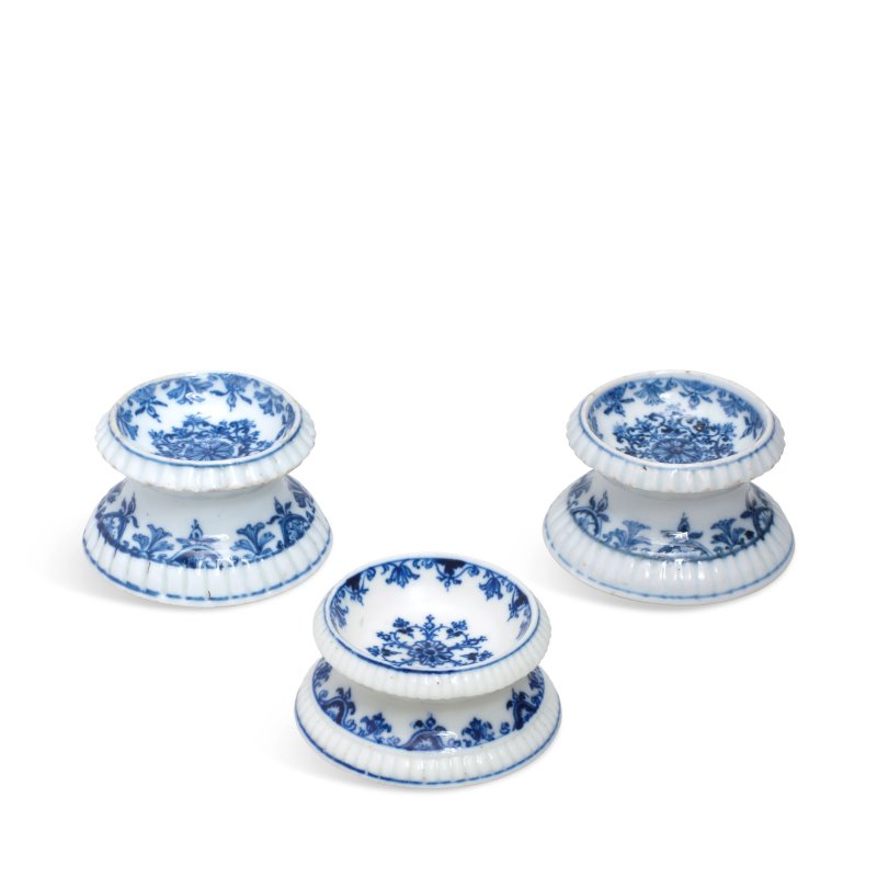 A pair of Kangxi salts and a Saint-Cloud salt, circa 1715 - 图4