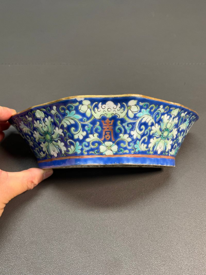 清同治  蓝地粉彩缠枝花卉纹攒盘 ( 一套九只 ) - 图5