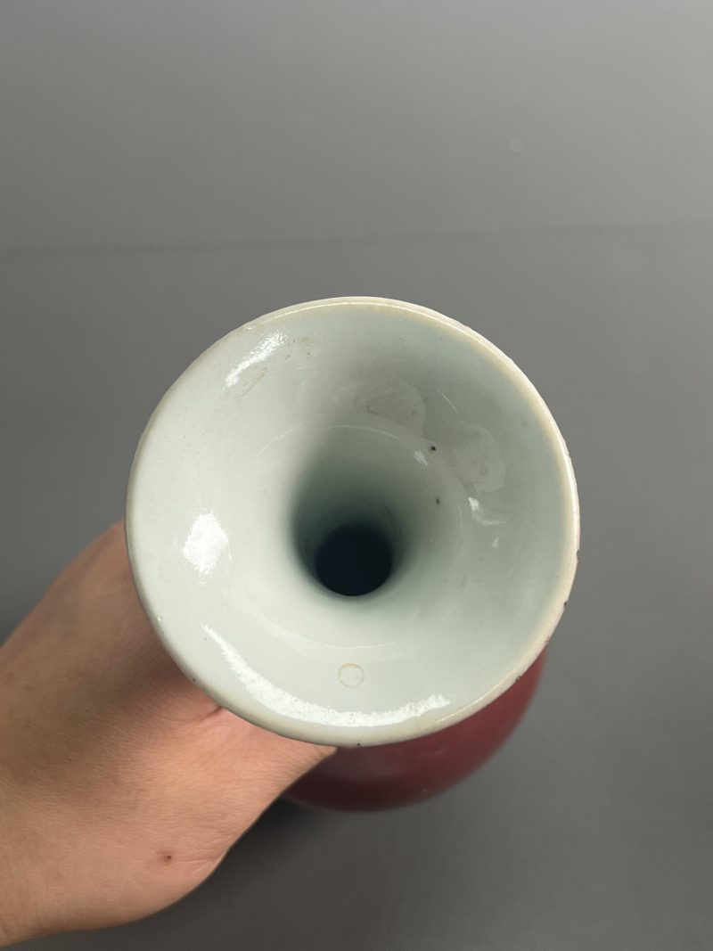 十九世纪  红釉撇口长颈瓶 - 图3