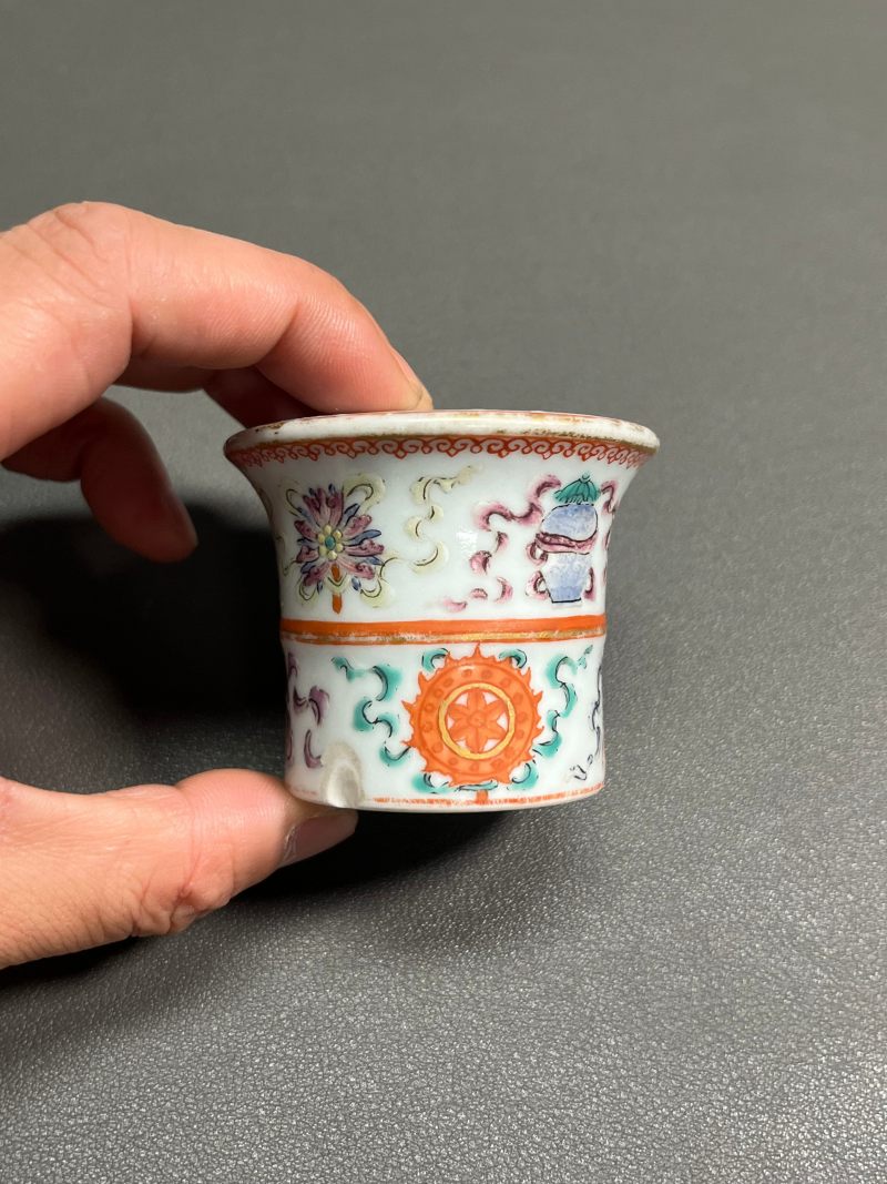 清乾隆“药洲”款粉彩八宝缠枝莲纹轴头（一对） - 图6