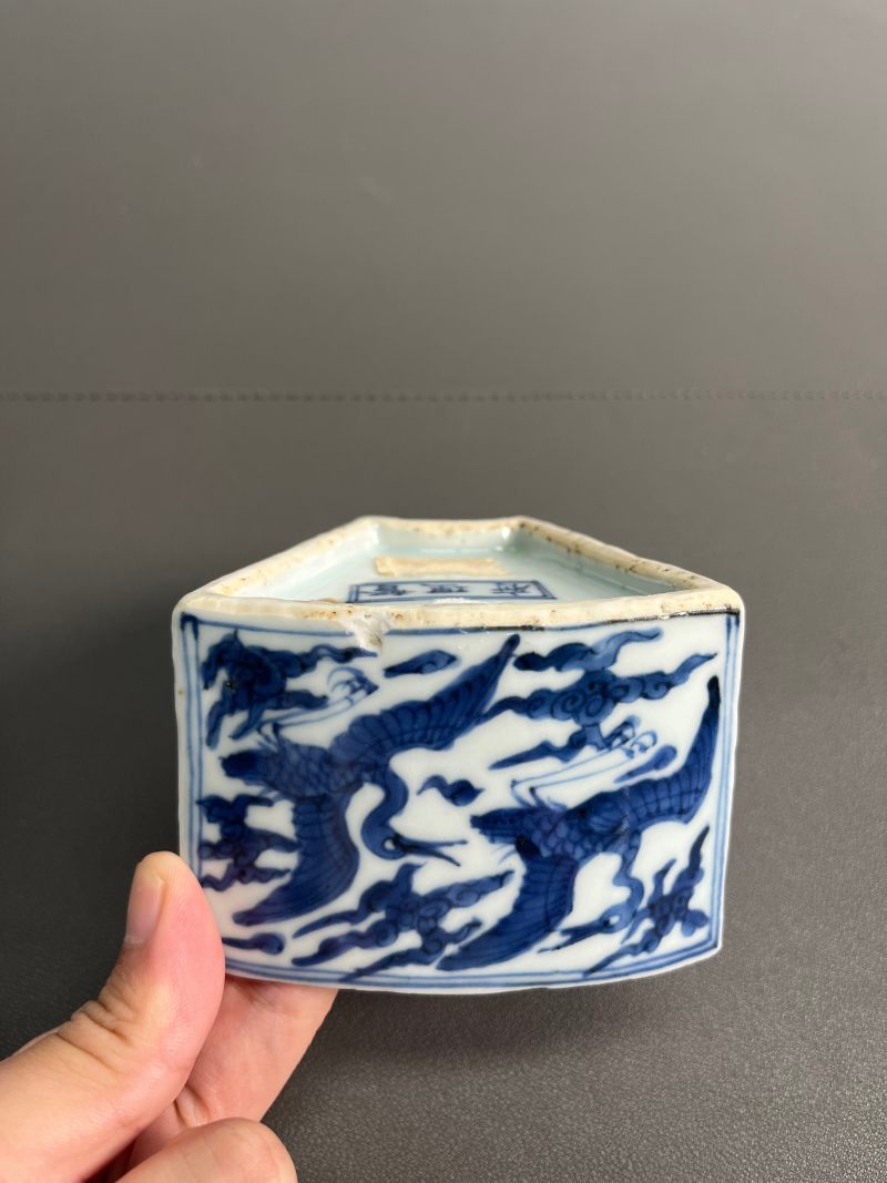 明万历  “督理府”款青花八宝云鹤纹蛐蛐罐（一对） - 图18