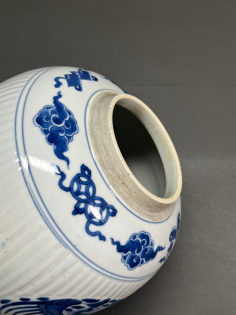 清康熙  青花龙凤纹瓜棱罐（带木盖） - 图11