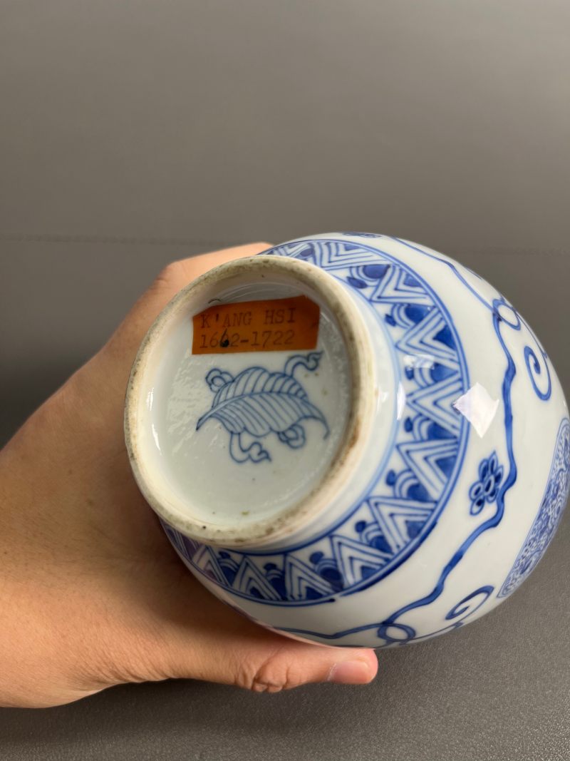 清雍正  青花淡描缠枝花卉纹灯笼尊 - 图14