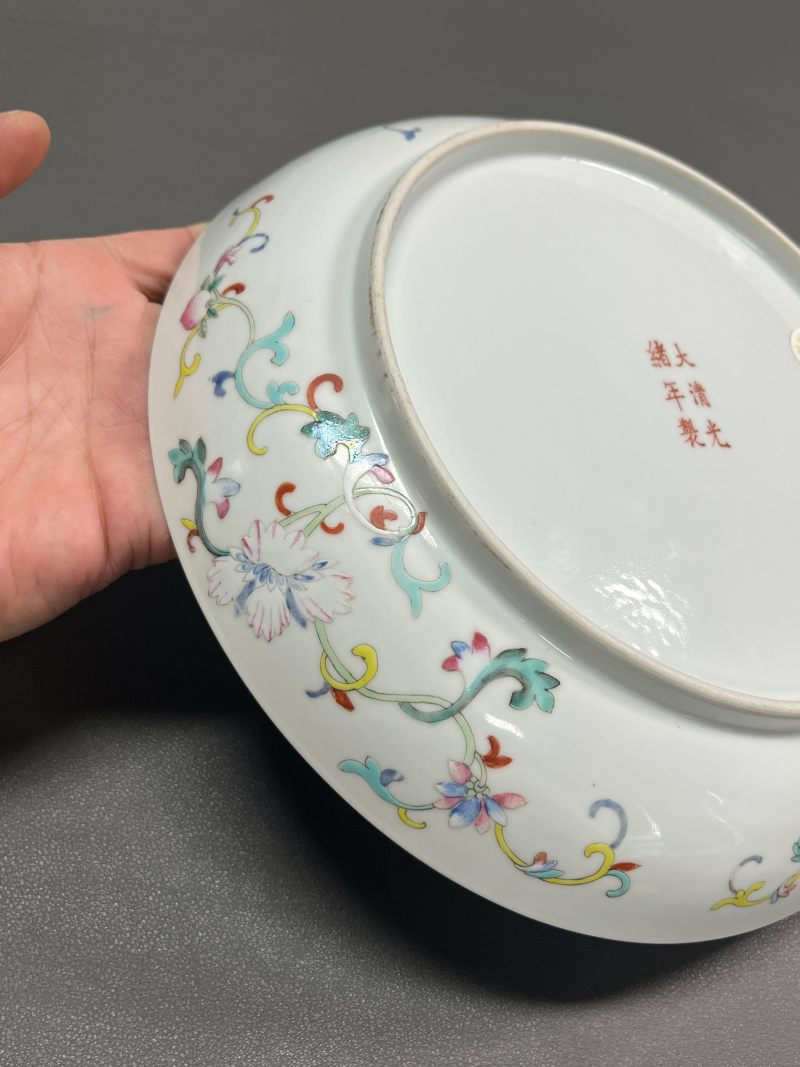 清光绪  粉彩莲池纹盘 - 图13