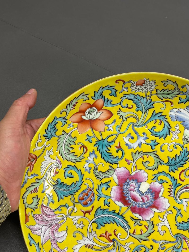 清光绪  黄地粉彩缠枝花卉纹盘 - 图7