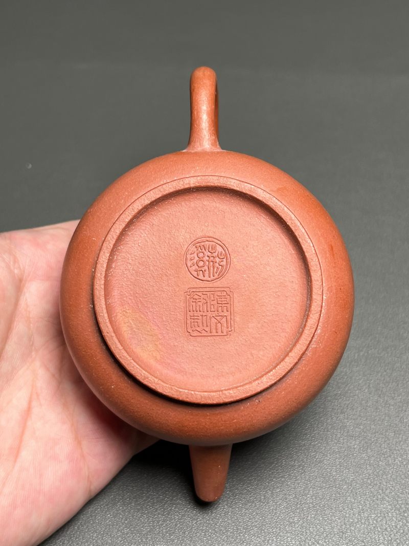清乾隆  “陈文叙制”款扁圆朱泥壶 - 图28