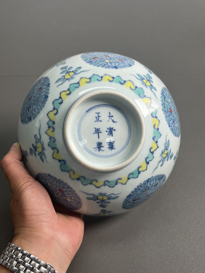清雍正 斗彩团龙纹大碗 - 图20