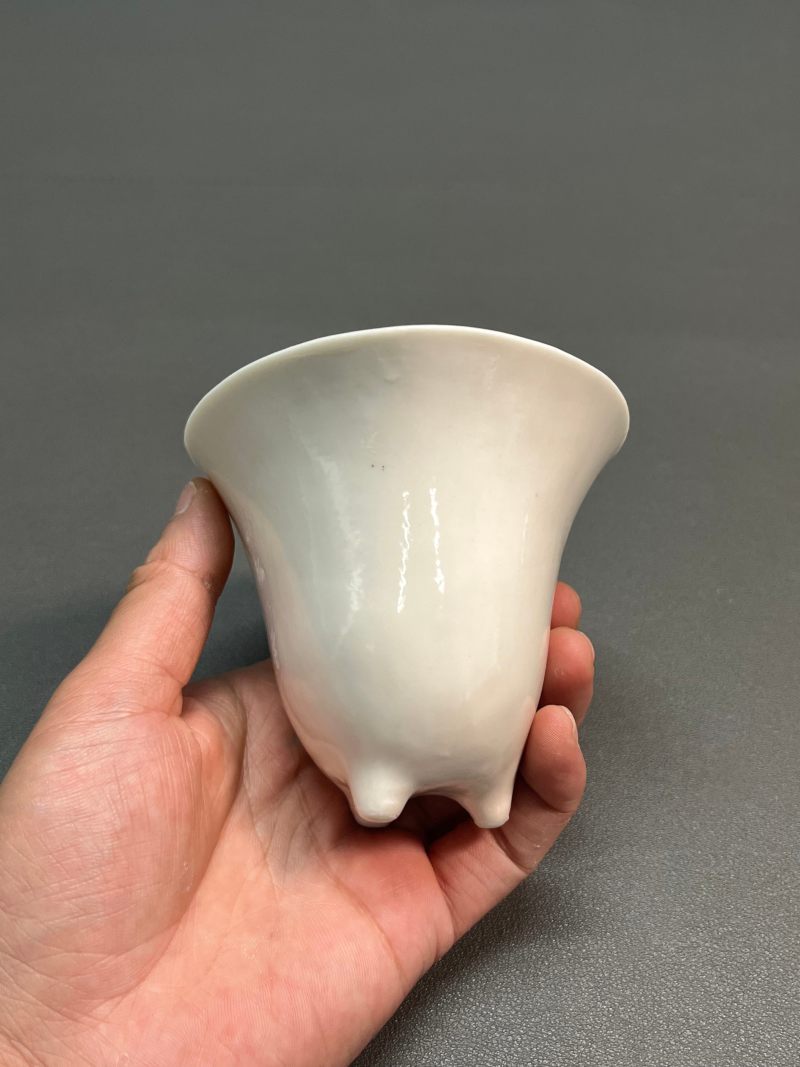 清康熙  德化窑白釉暗刻诗文杯 - 图13