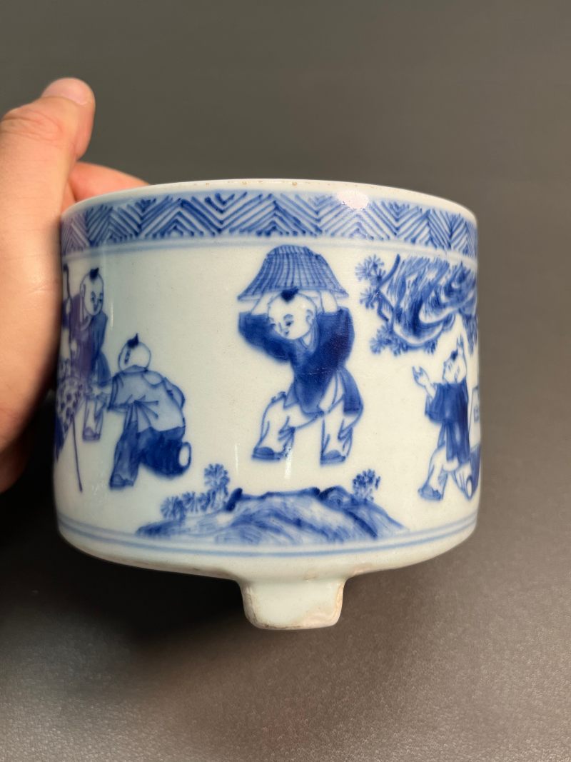 清顺治  青花“六子戏弥勒”图琴炉 - 图11