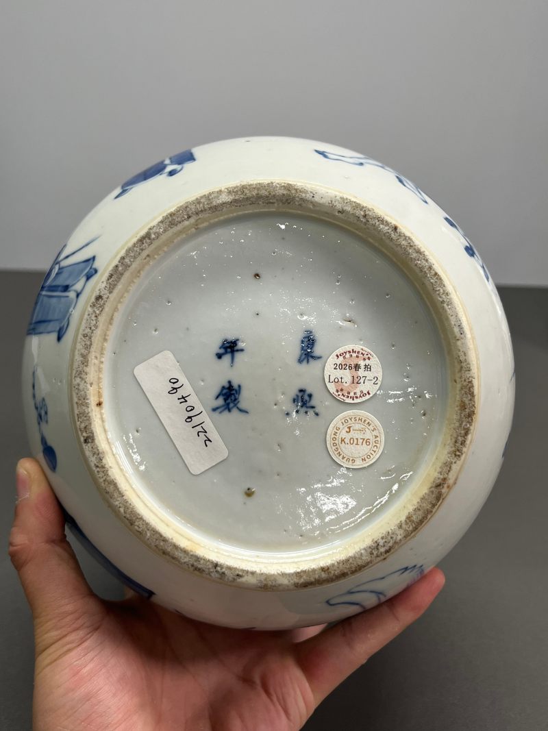 清晚期  青花市井人物故事图胆瓶（一对） - 图10