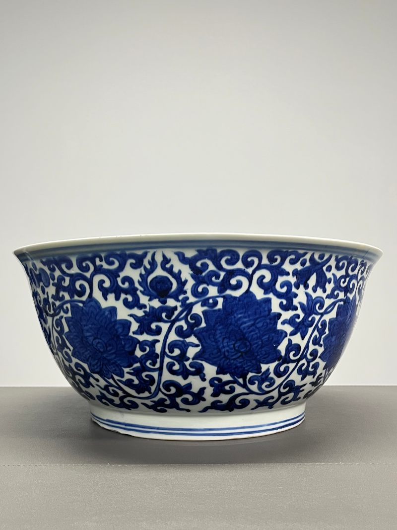 明嘉靖 青花缠枝莲纹大碗 - 图6