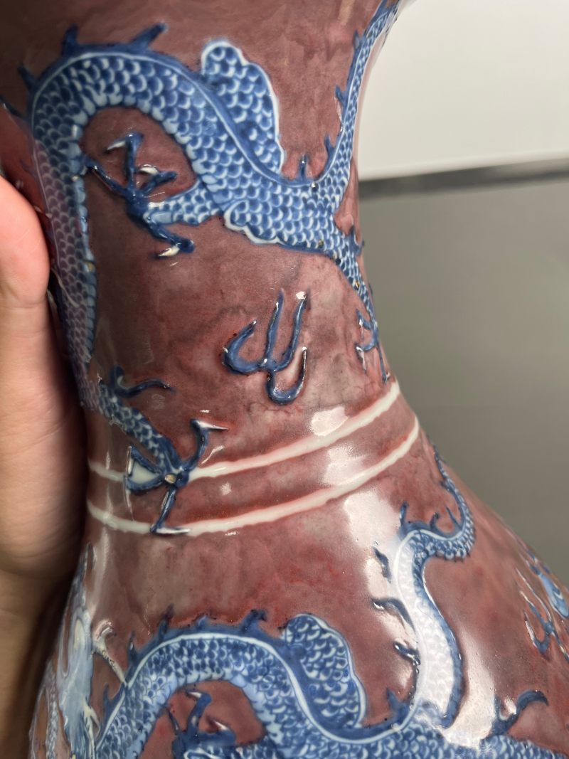 清康熙  青花釉里红堆塑云龙纹琵琶尊 - 图16