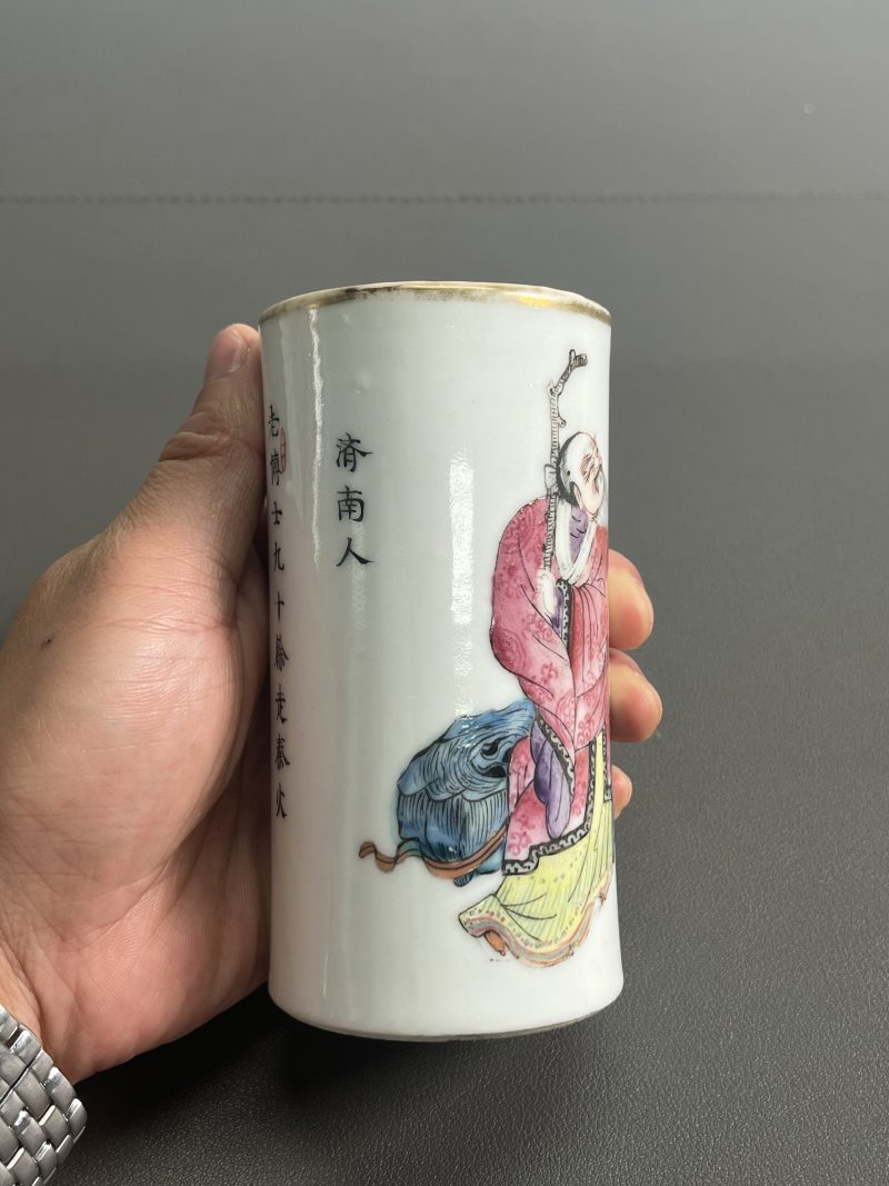 清道光 粉彩“无双谱”笔筒 - 图4
