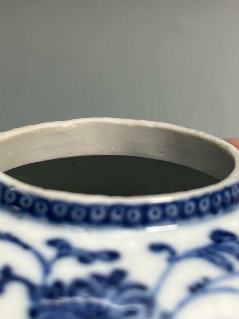 清乾隆  青花缠枝莲纹小盉壶（带木座） - 图24