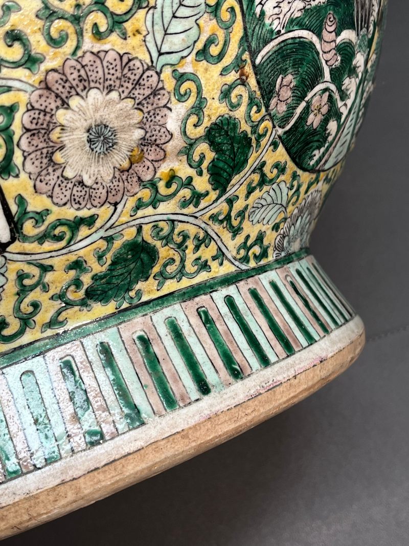 清光绪  素三彩花卉开光花鸟纹铺首缸 - 图23