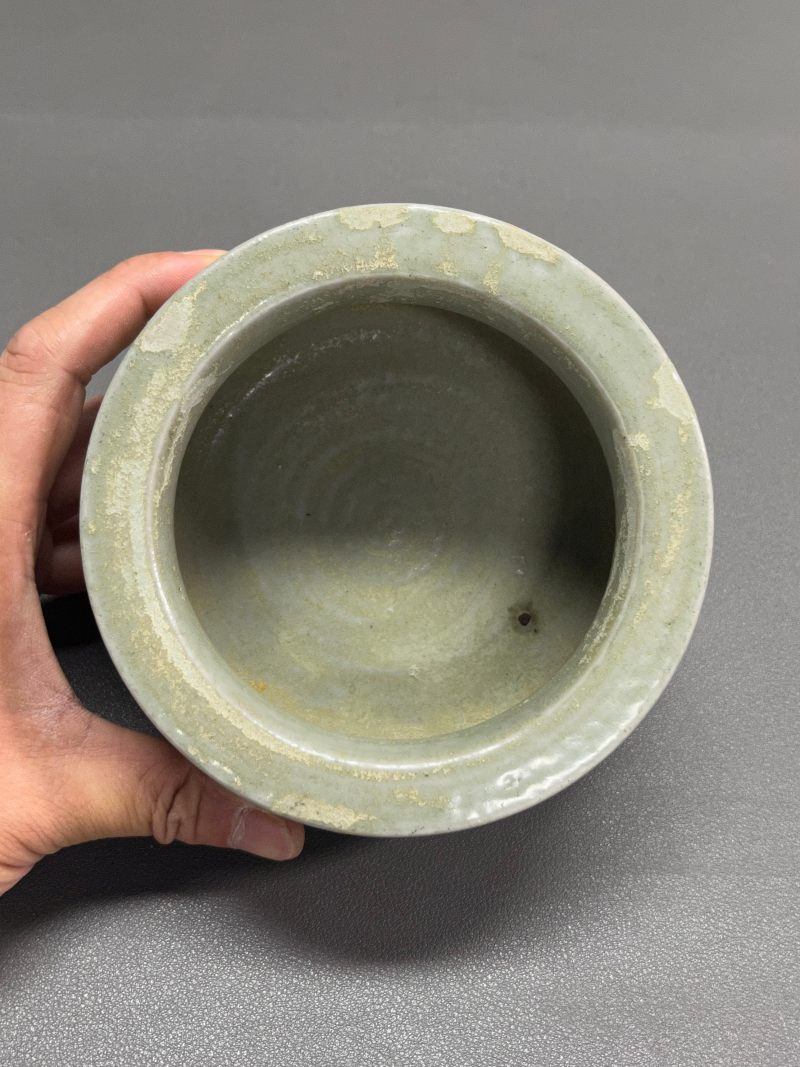 明或明以前  青瓷莲纹三足炉 - 图6