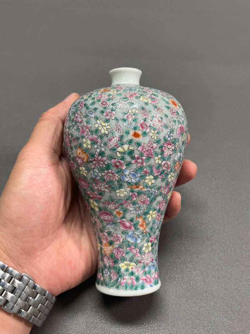 清晚期  粉彩“百花不落地”梅瓶 - 图4