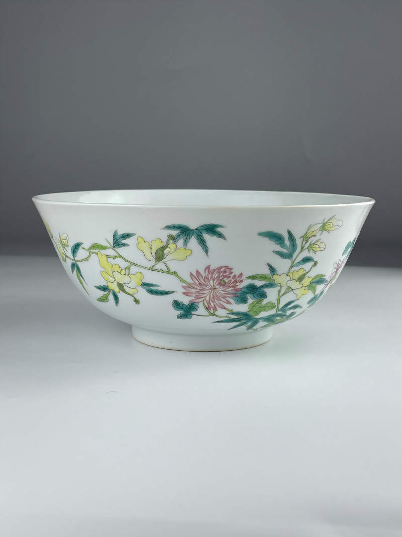 清光绪  粉彩花蝶纹大碗 - 图2