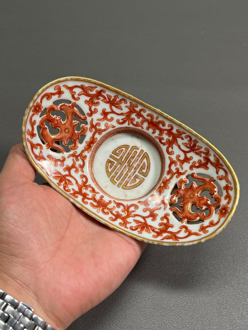 清嘉庆  矾红描金缠枝花卉寿字纹茶船（一对） - 图13
