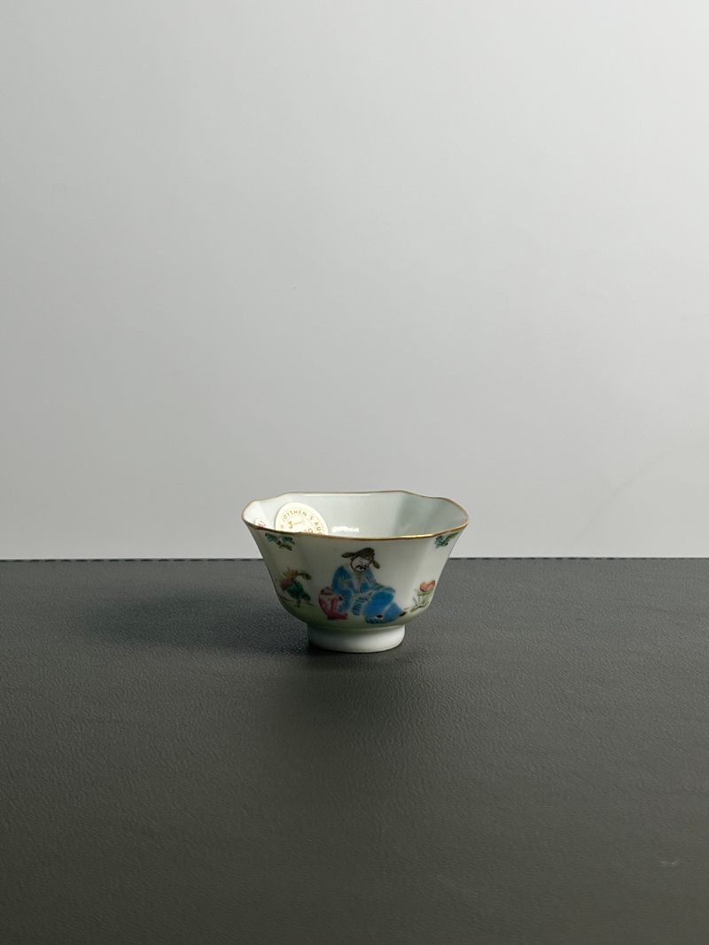 清道光  粉彩“四爱”图倭角杯 - 图3