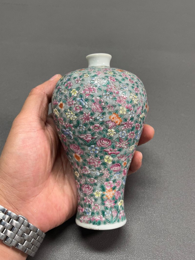清晚期  粉彩“百花不落地”梅瓶 - 图5