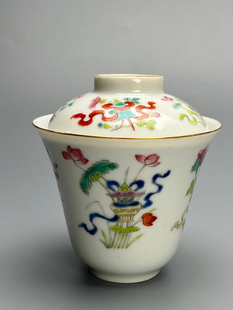清道光  粉彩花卉八吉祥纹盖杯 - 图3