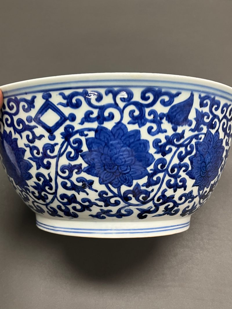 明嘉靖 青花缠枝莲纹大碗 - 图9