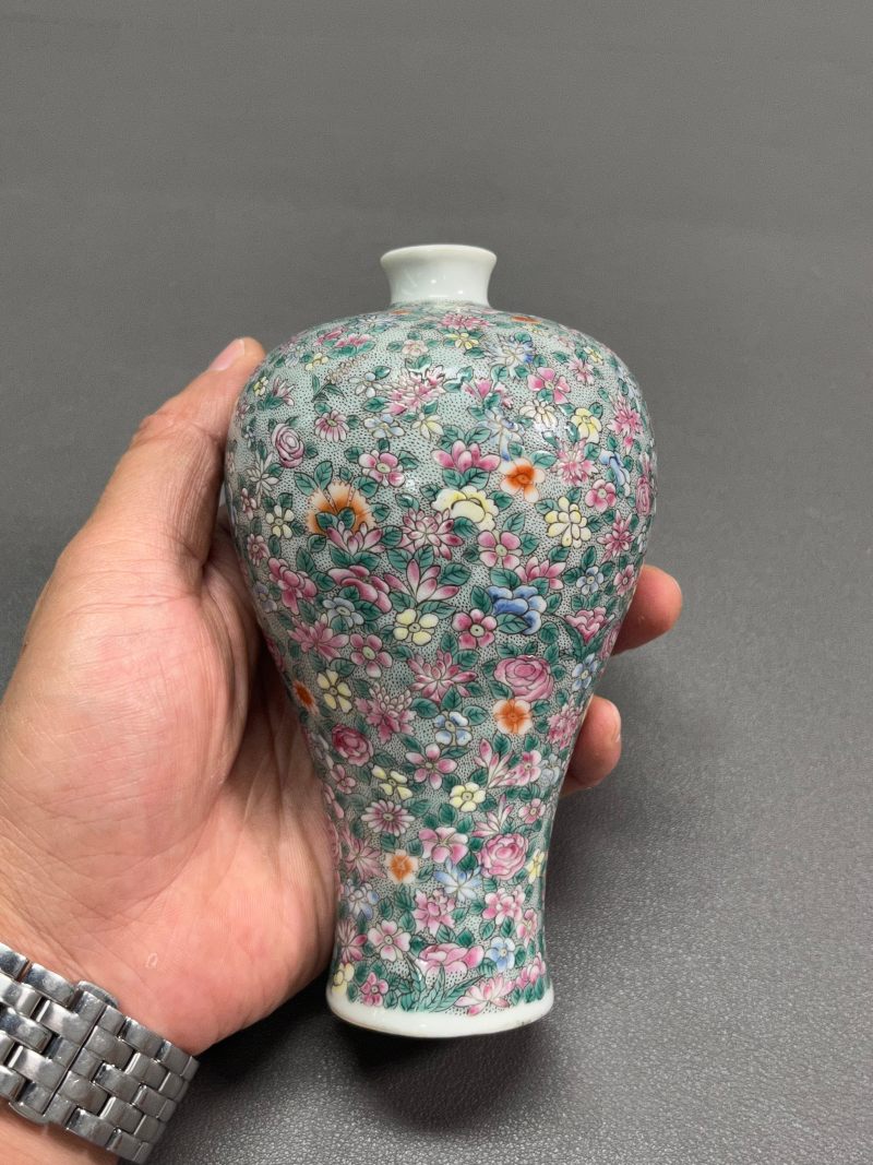 清晚期  粉彩“百花不落地”梅瓶 - 图6