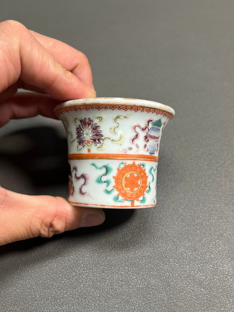 清乾隆“药洲”款粉彩八宝缠枝莲纹轴头（一对） - 图13