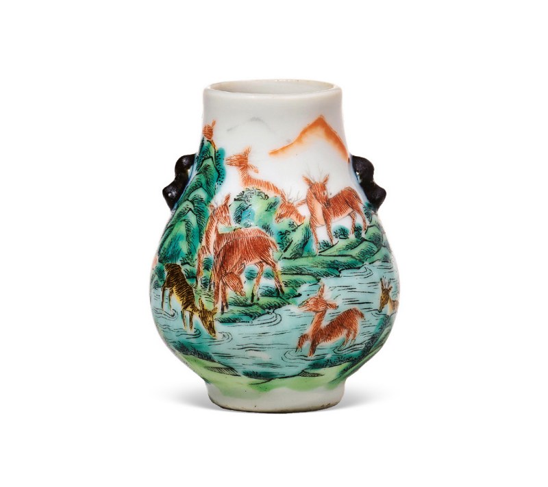 十九世纪  粉彩百鹿纹小尊