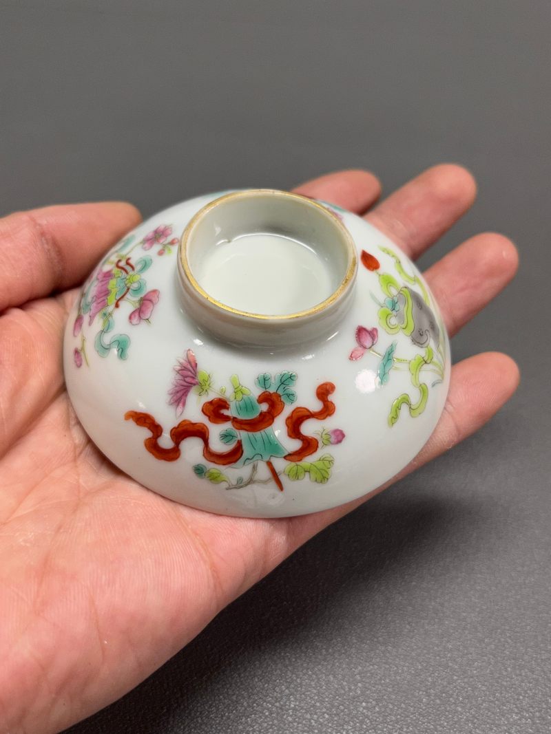 清道光  粉彩花卉八吉祥纹盖杯 - 图36