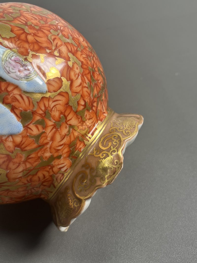 民国  木纹釉粉彩皮球花包袱瓶 - 图10