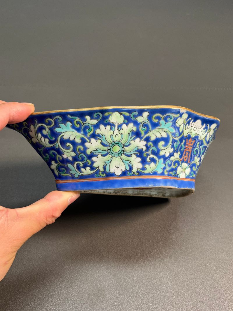 清同治  蓝地粉彩缠枝花卉纹攒盘 ( 一套九只 ) - 图6