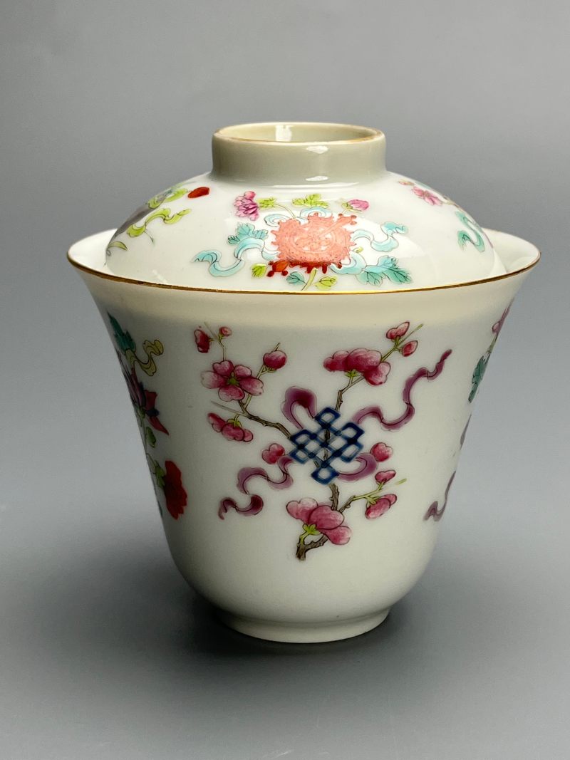清道光  粉彩花卉八吉祥纹盖杯 - 图5