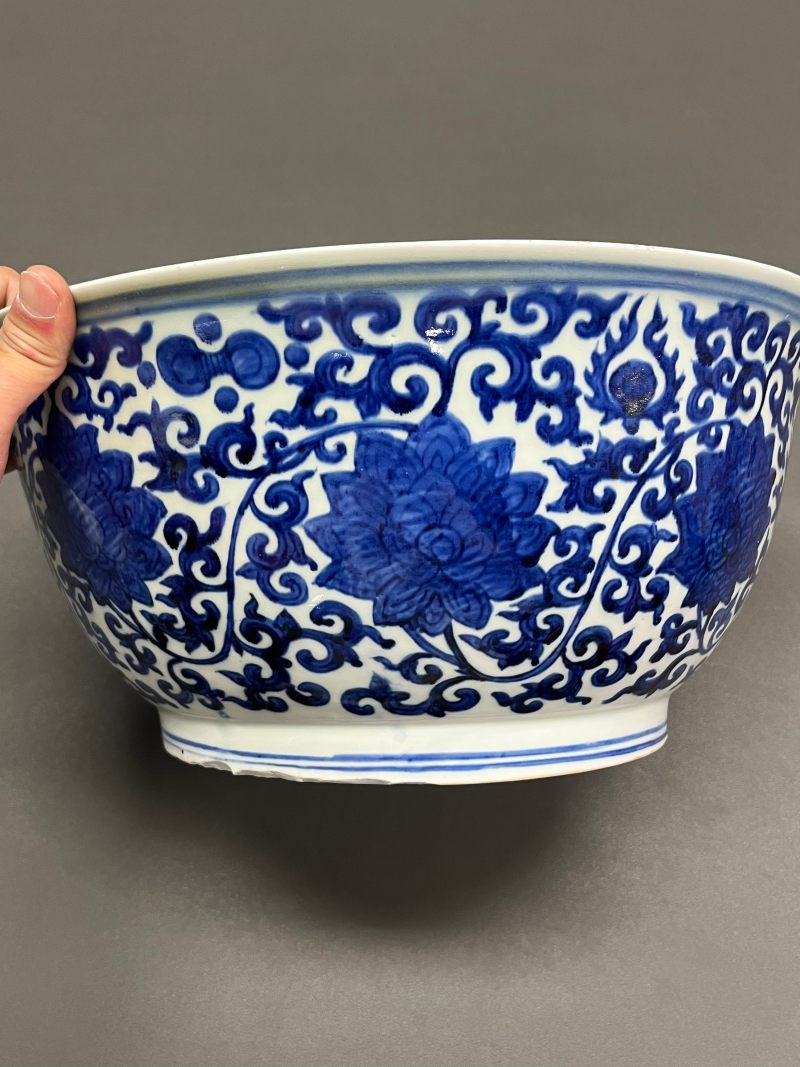 明嘉靖 青花缠枝莲纹大碗 - 图11