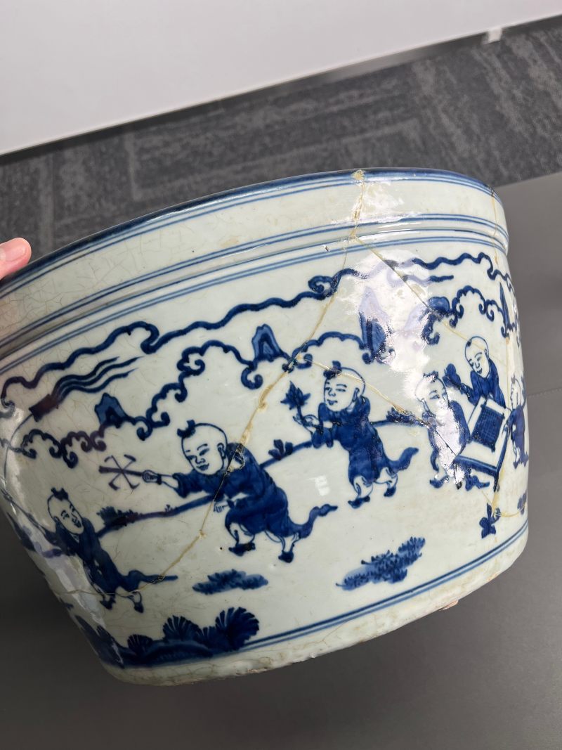 明嘉靖  青花 " 十六子闹春 " 图大缸 - 图5