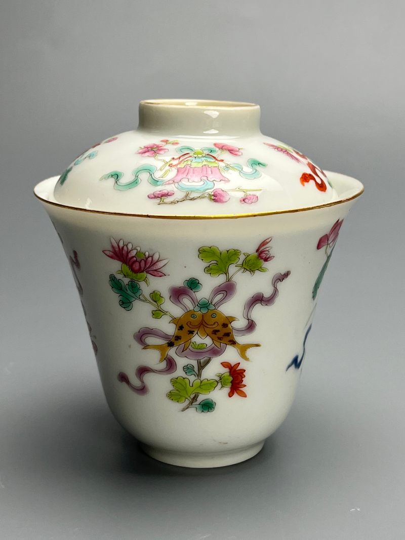 清道光  粉彩花卉八吉祥纹盖杯 - 图6