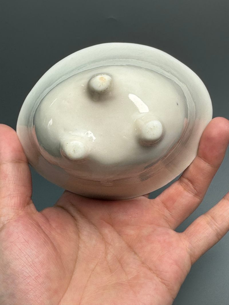 清康熙  德化窑白釉暗刻诗文杯 - 图20