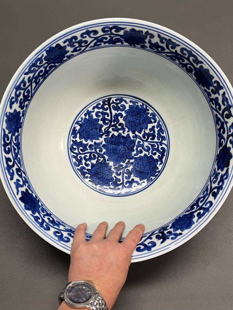 明嘉靖 青花缠枝莲纹大碗 - 图12