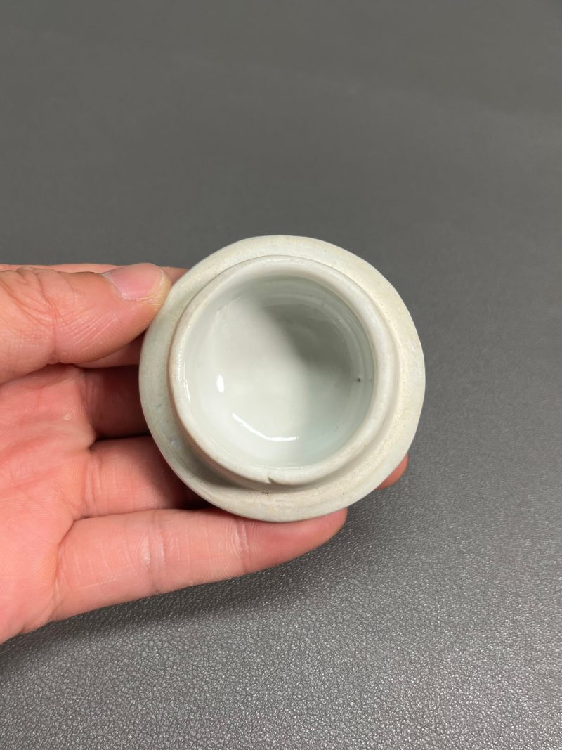清乾隆  青花缠枝莲纹小盉壶（带木座） - 图30