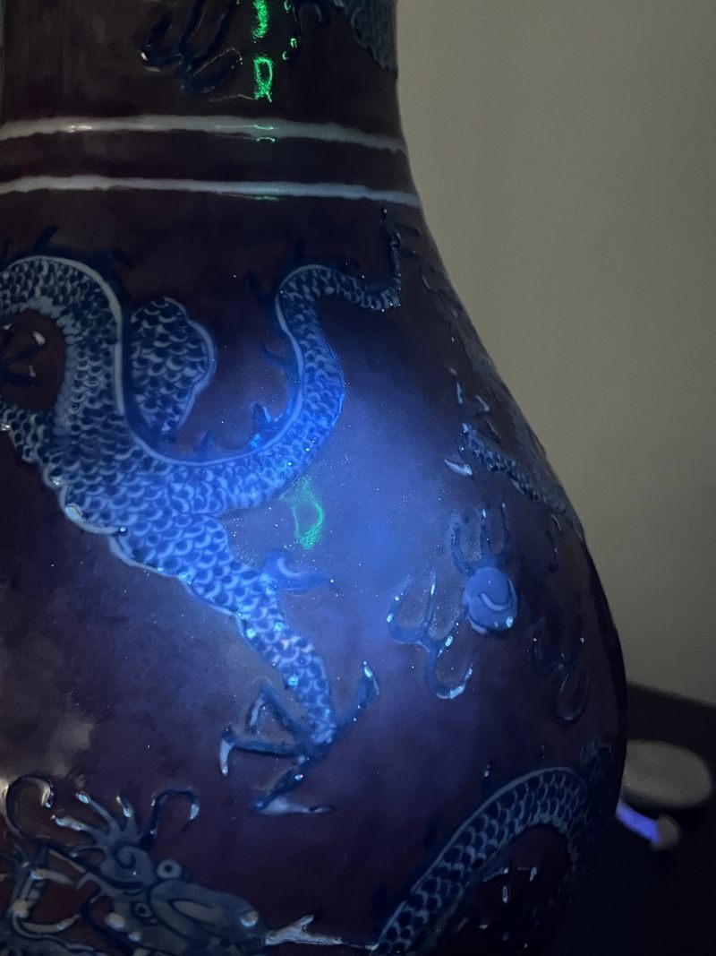 清康熙  青花釉里红堆塑云龙纹琵琶尊 - 图23