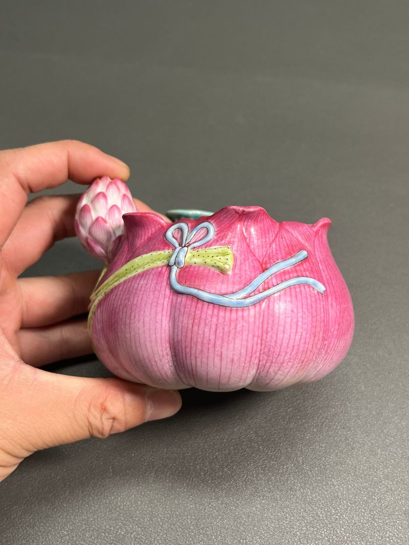 清乾隆  粉彩荷花形水盂 - 图4