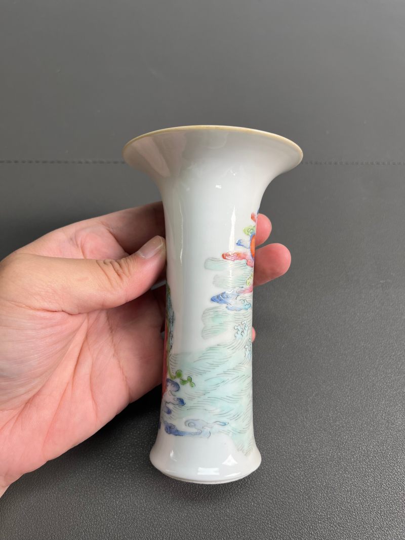 清道光  粉彩仕女图小花觚 - 图4