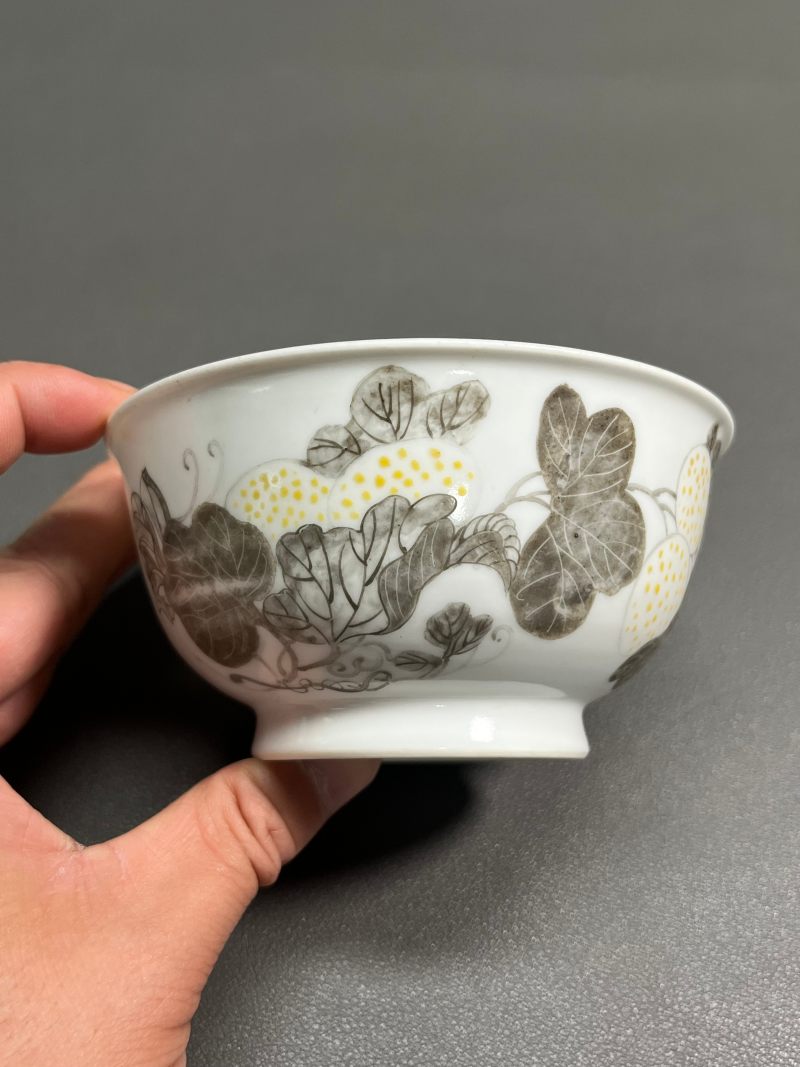 清雍正  墨彩加黄彩“瓜瓞绵绵”图诗文茶园 - 图5